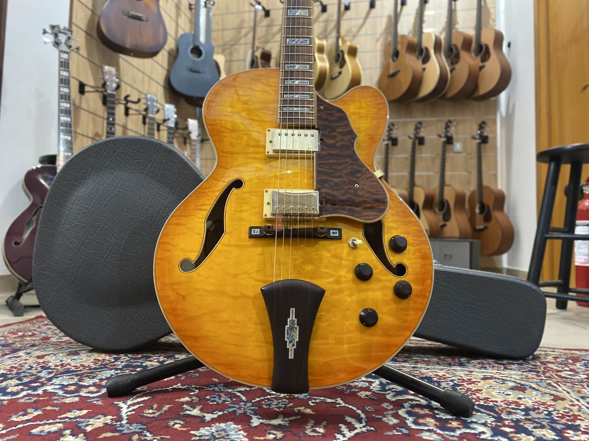 Ibanez AF125 Amber Burst | Gas Music Store - Permute on line