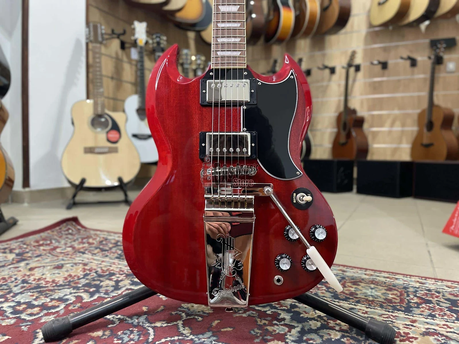 Epiphone SG Standard '61 Maestro Vibrola + Gig Bag | Gas Music