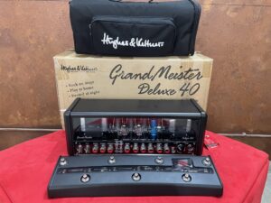 HUGHES & KETTNER GrandMeister Deluxe 40 + Footswitch FSM-432 Mk IV
